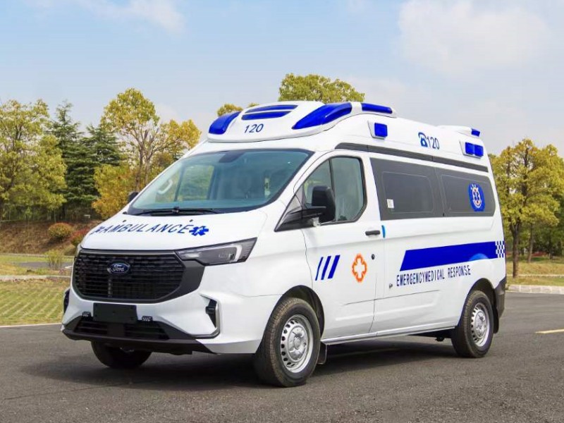 福特v362新款救護(hù)車(chē)